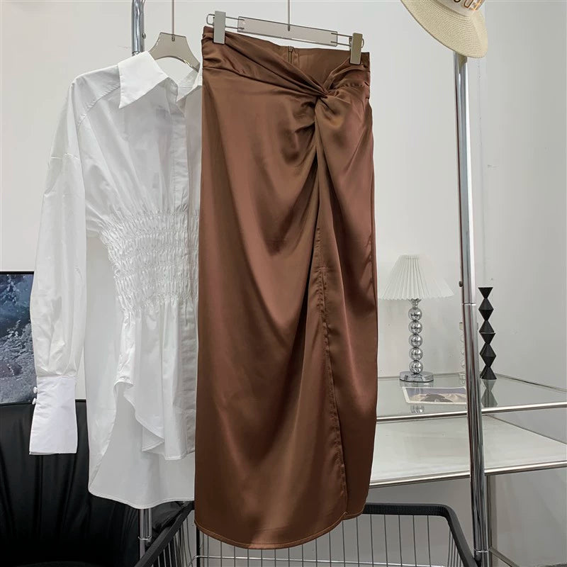 Chic satin slit skirt