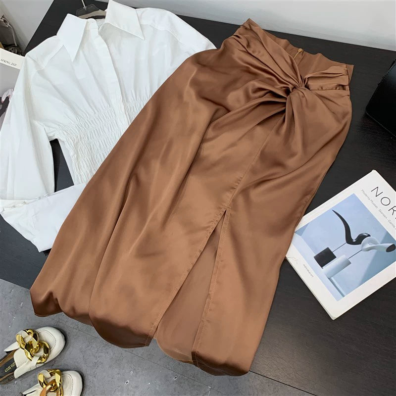 Chic satin slit skirt